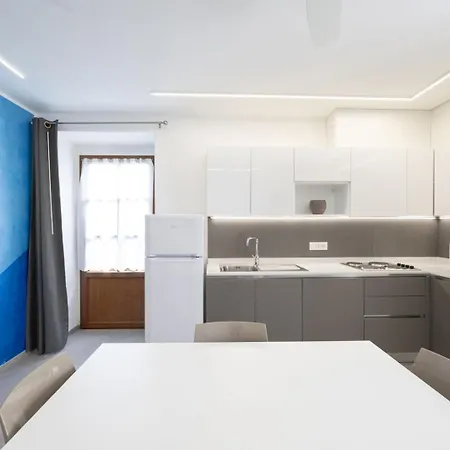 Desiree Aparthotel
