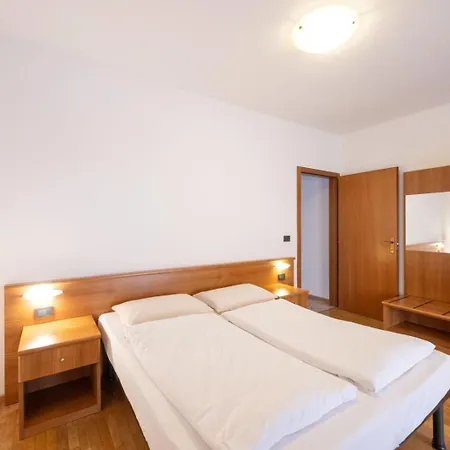 Desiree Aparthotel 3*